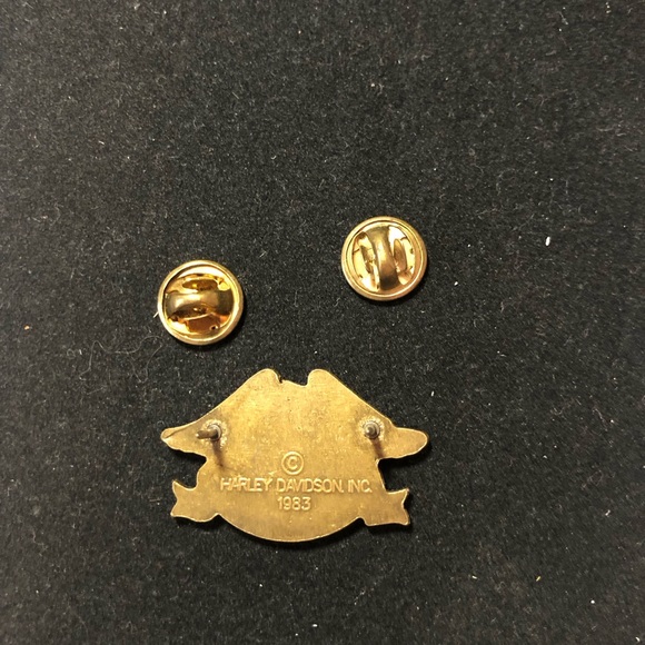 Vintage Harley-Davidson HOG Harley Owners Group 1983 lapel biker pin - Picture 3 of 3